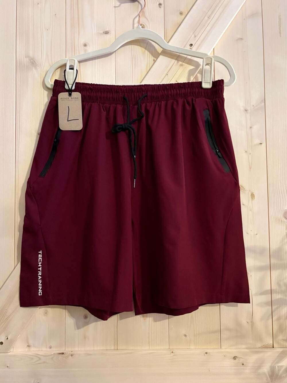 TECHTRAINING Men's Athletic Workout Shorts with Zipper Pockets  size LARGE